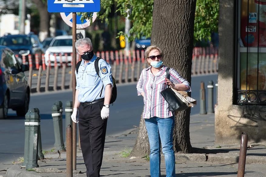 Le port du masque désormais obligatoire dans la rue au Portugal